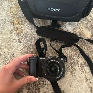 Sony Alpha A5000